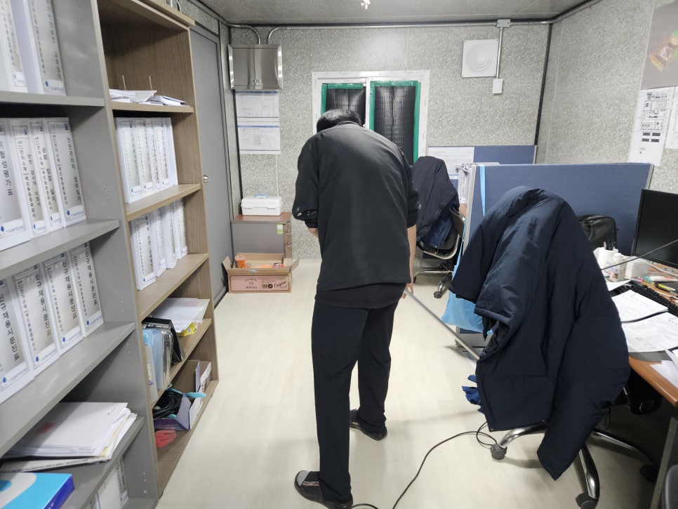 주 2회, 사무실과 회의실 바닥 관리